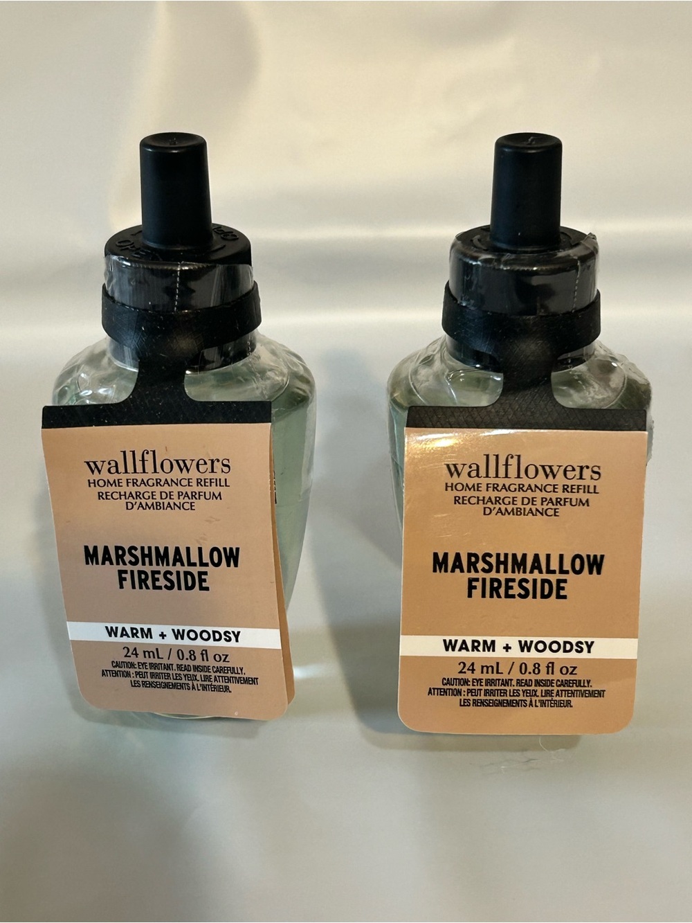 Bath & Body Works Wallflowers Marshmallow Fireside Refill - Tan & Black